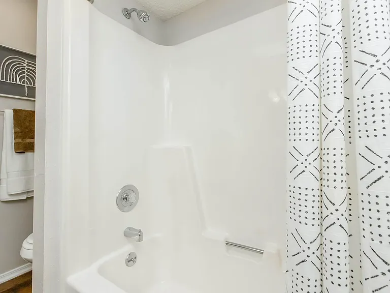 South Wind Apartment Homes — Photo 23