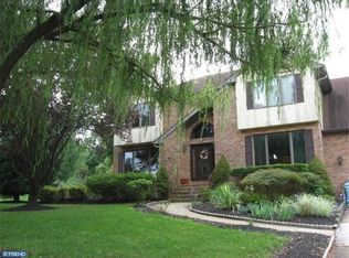 8 Buttonwood Dr, Pilesgrove, NJ 08098