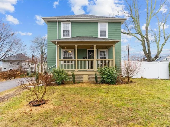 76 Lexington Ave, West Warwick, RI 02893