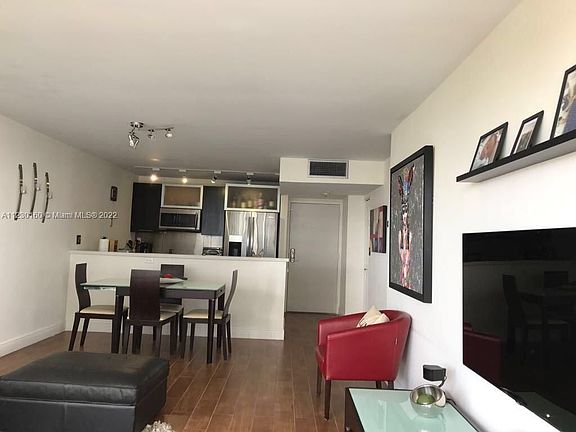 2nd image of 600 NE 36th St APT 1207