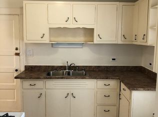 904 S Jackson St, Waukegan, IL 60085