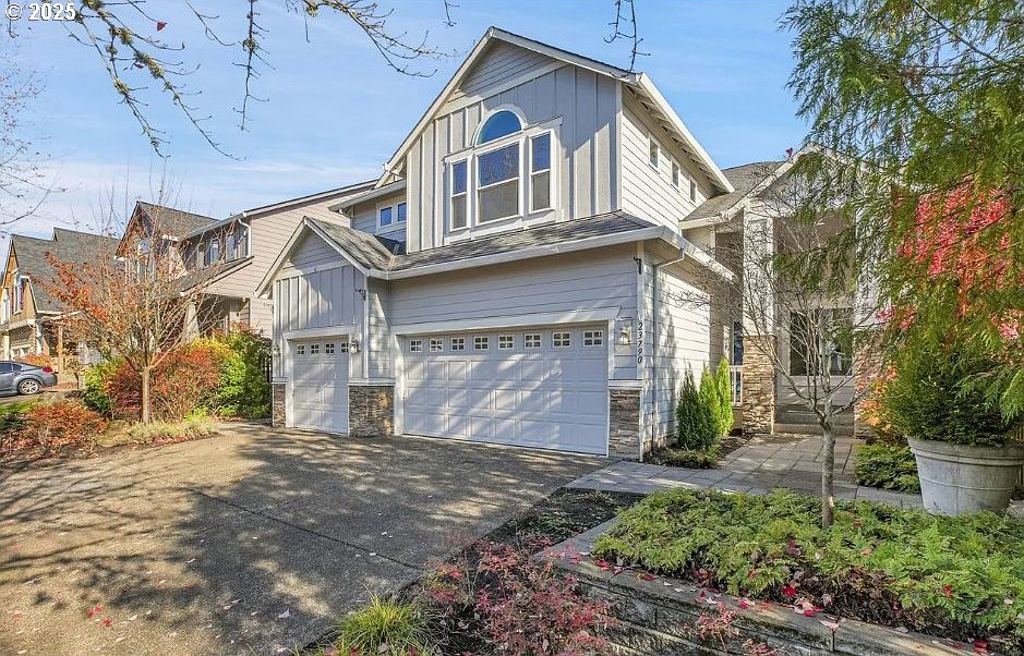 1st image of 23790 SW Pinehurst Dr