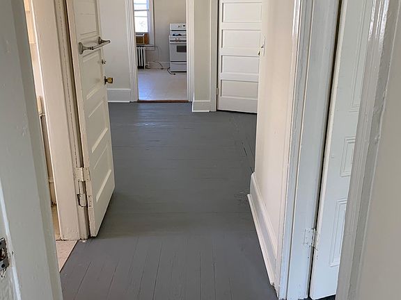 3rd image of 1915 N Wayne St APT 4