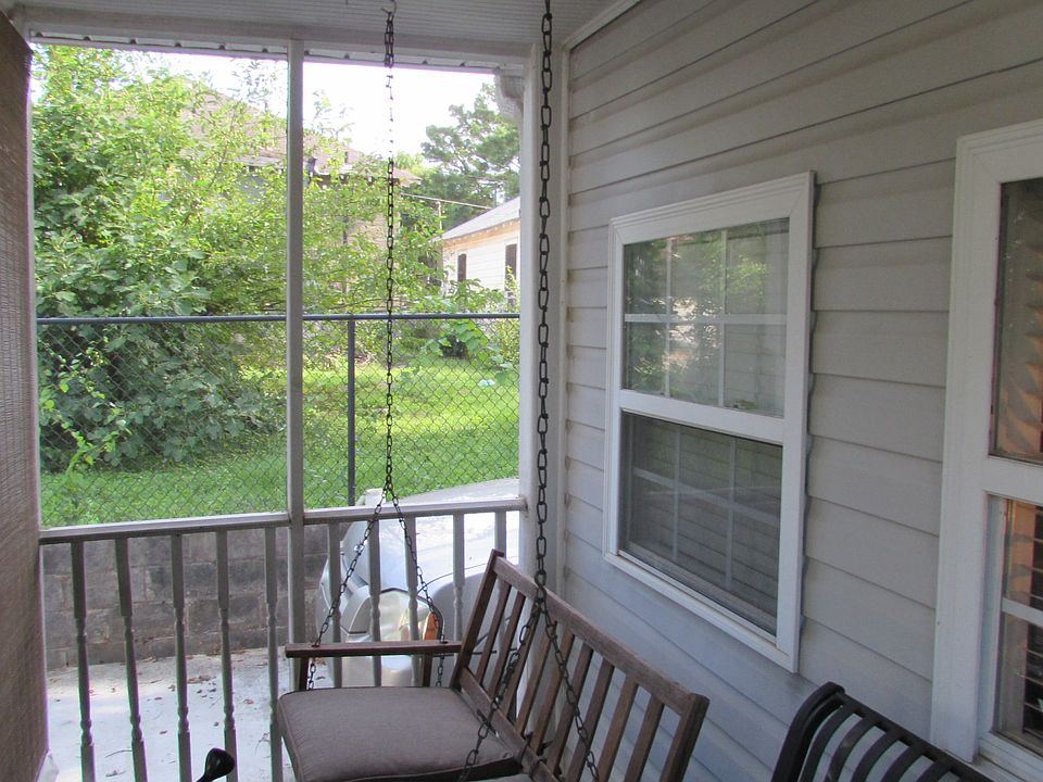 2nd image of 1049 Ohenry St SW