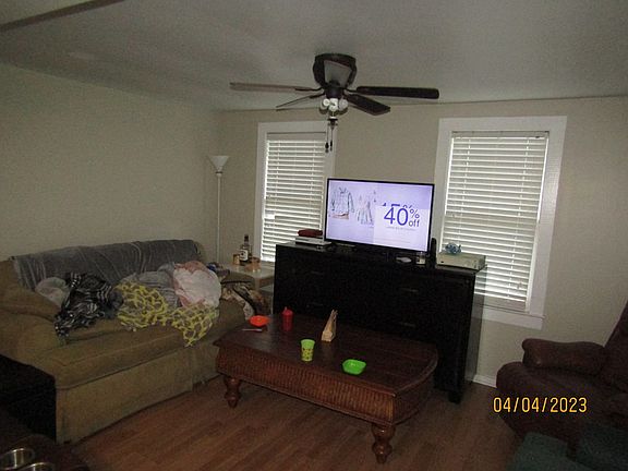 3rd image of 375 E Camellia Dr