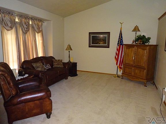 4th image of 6404 S Mogen Ave