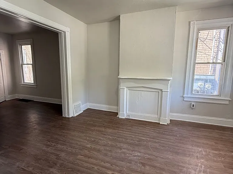 319 Rutherford Ave — Photo 8