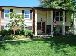 599 Larksmore Ct, Manchester, MO 63021