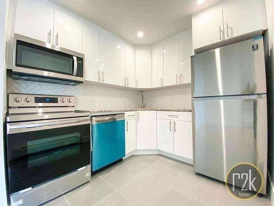 1st image of 25-90 Steinway St #3R