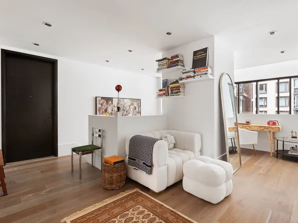 429 Kent Avenue image 6 of 10