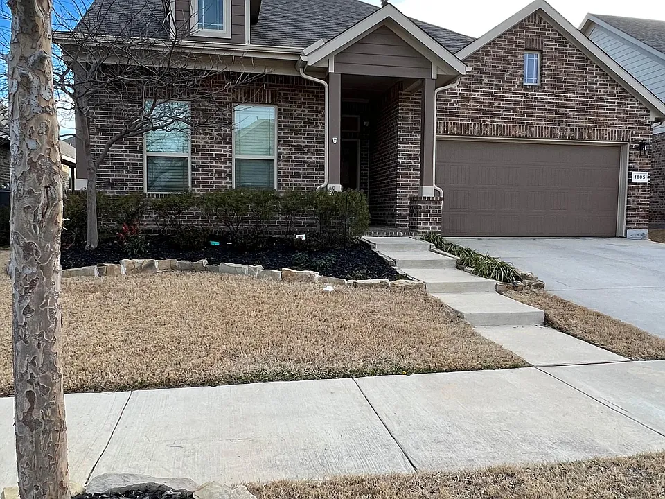 1805 Lark Ln
