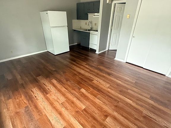 4th image of 1301 W 14th St APT 2