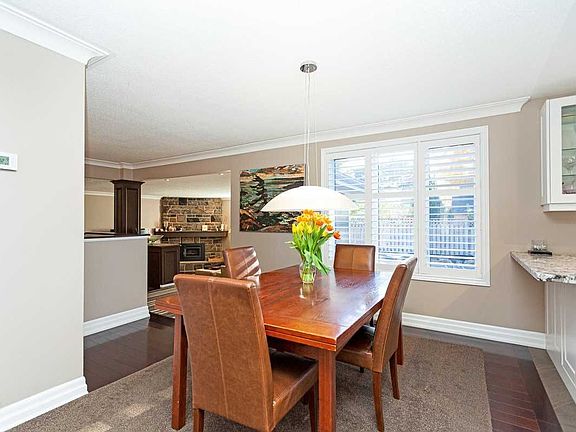 4th image of 388 Wilson Ave