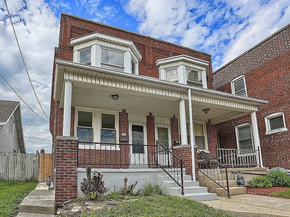 1st image of 827 Roosevelt Ave #0