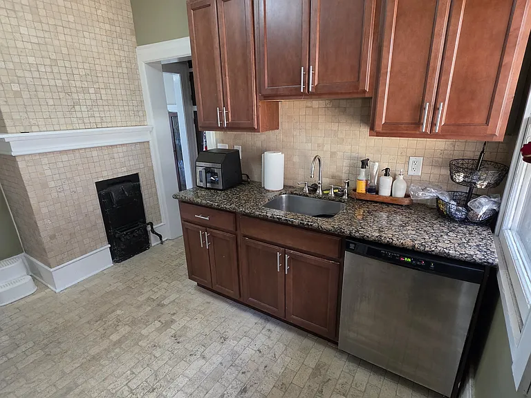 523 Richmond Ave #2 — Photo 14