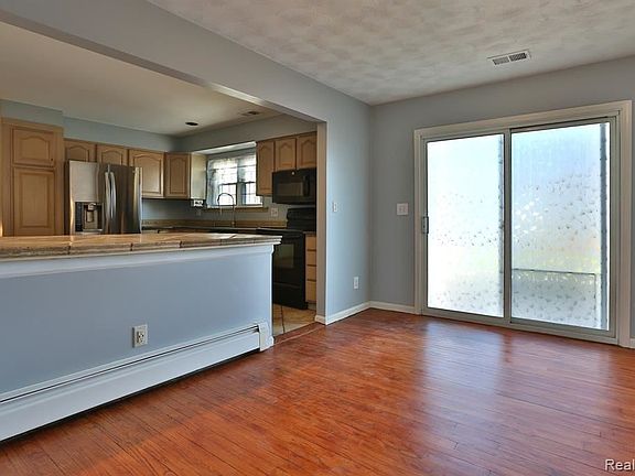 5th image of 24337 Heritage Dr