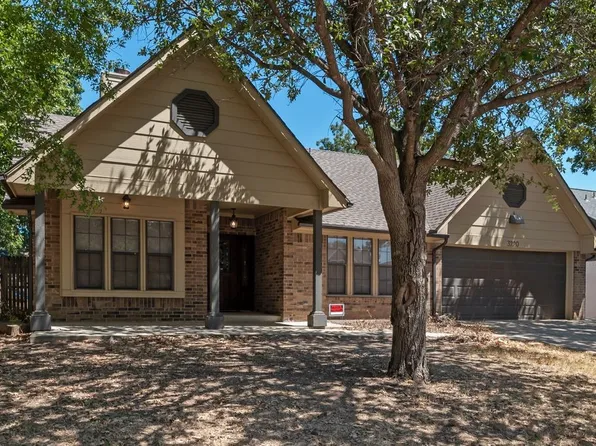 3220 Timberview Dr, Corinth, TX 76210