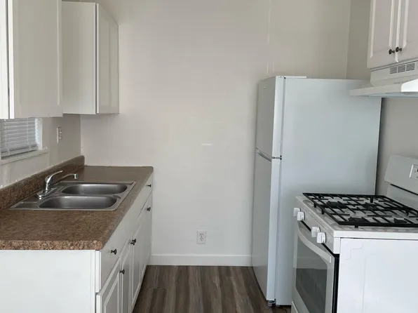 330 Norris Rd Unit B, Bakersfield, CA 93308