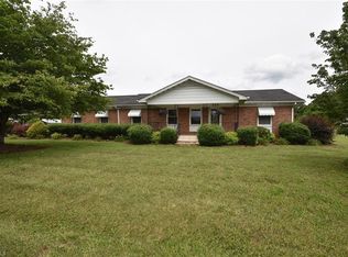 406 Trollingwood Rd, Haw River, NC 27258