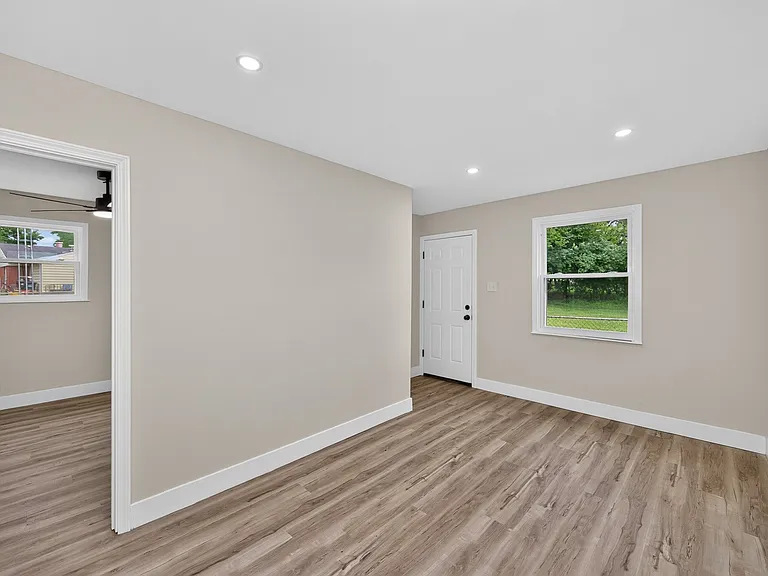 861 W Galbraith Rd — Photo 13