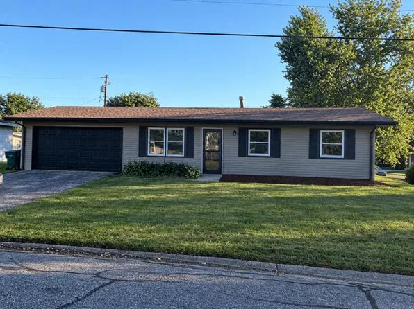 394 Sandalwood Dr, Valparaiso, IN 46385