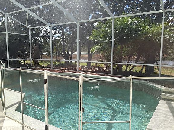5th image of 1853 Pine Bay Dr