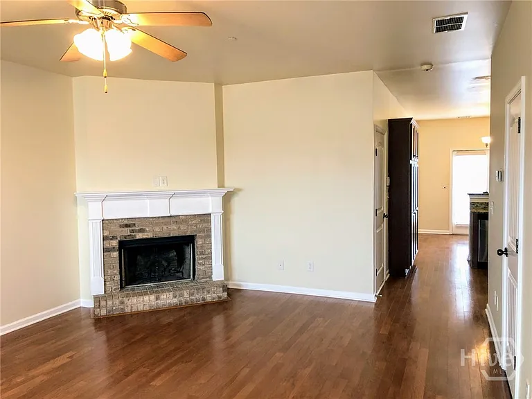 127 Red Maple Dr — Photo 2