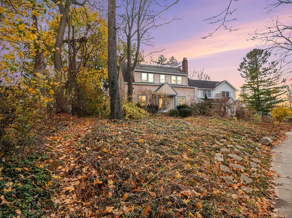 130 Fairview Dr, Ann Arbor, MI 48103