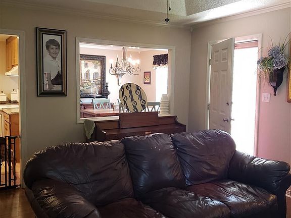 4th image of 4095 Buford Ln