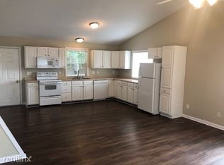 520 N Sherwood Ave, Plainwell, MI 49080