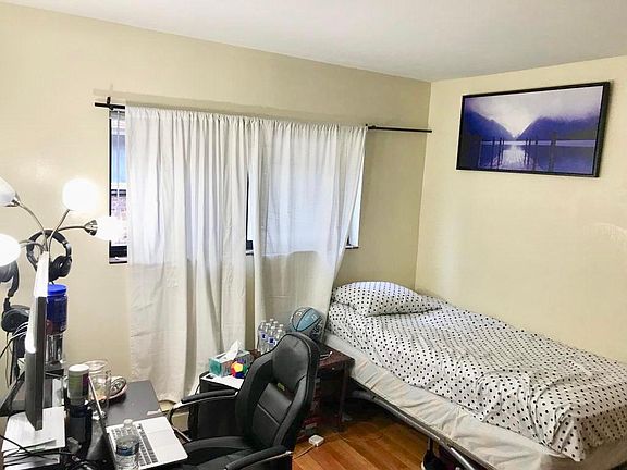 4th image of 1518 W Touhy Ave #2C