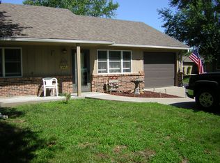4000 Southlake Cir, Sedalia, MO 65301