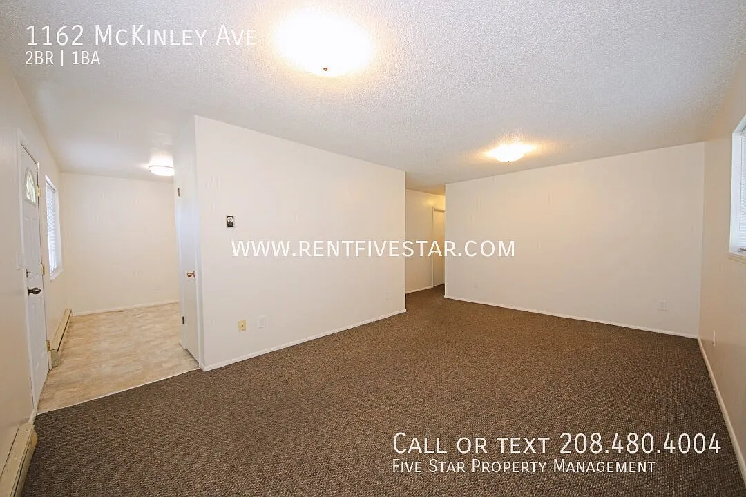 Cozy and Functional 2 Bedroom, 1 Bathroom Apartment! — Photo 3