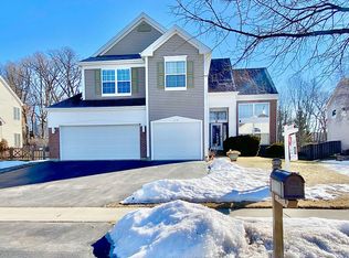 675 Ravinia Dr, Gurnee, IL 60031