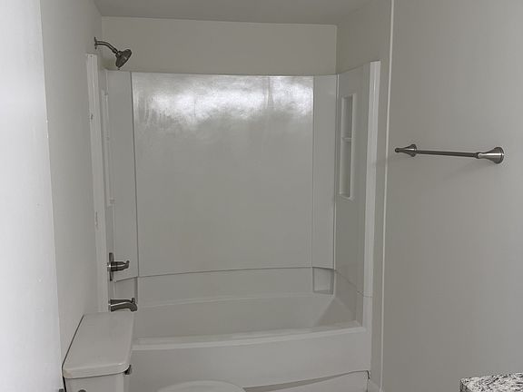 5th image of 900 19th Ave S APT 309