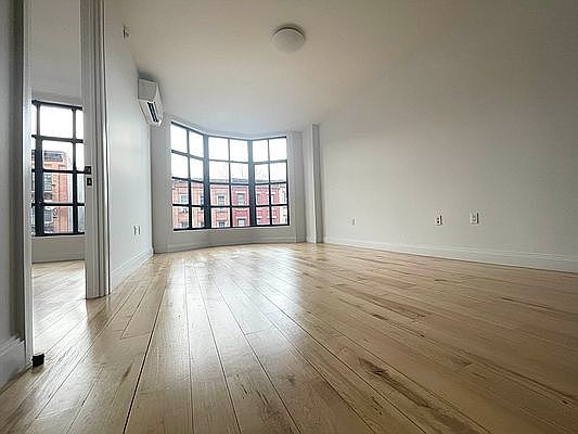 4th image of 564-570 Saint Johns Pl #725
