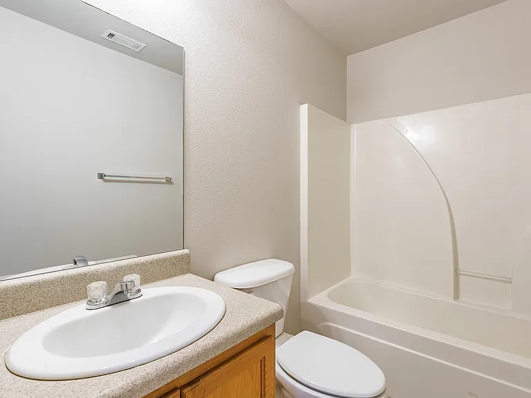 417 E Southern Trace Dr — Photo 2