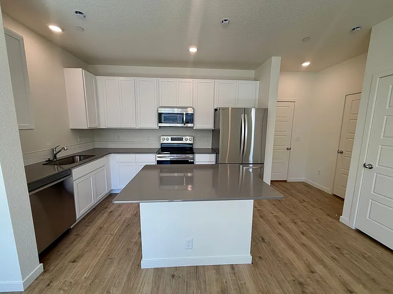 3913 Net St — Photo 4