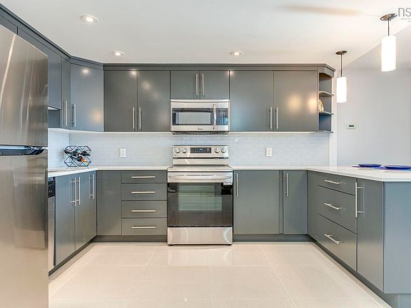 4th image of 6369 Coburg Rd #805