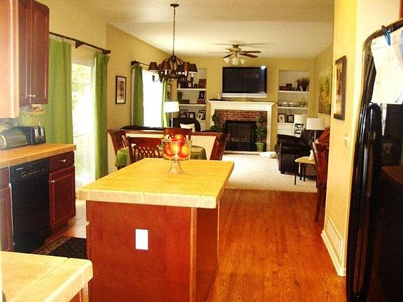 Kitchen & Family Room