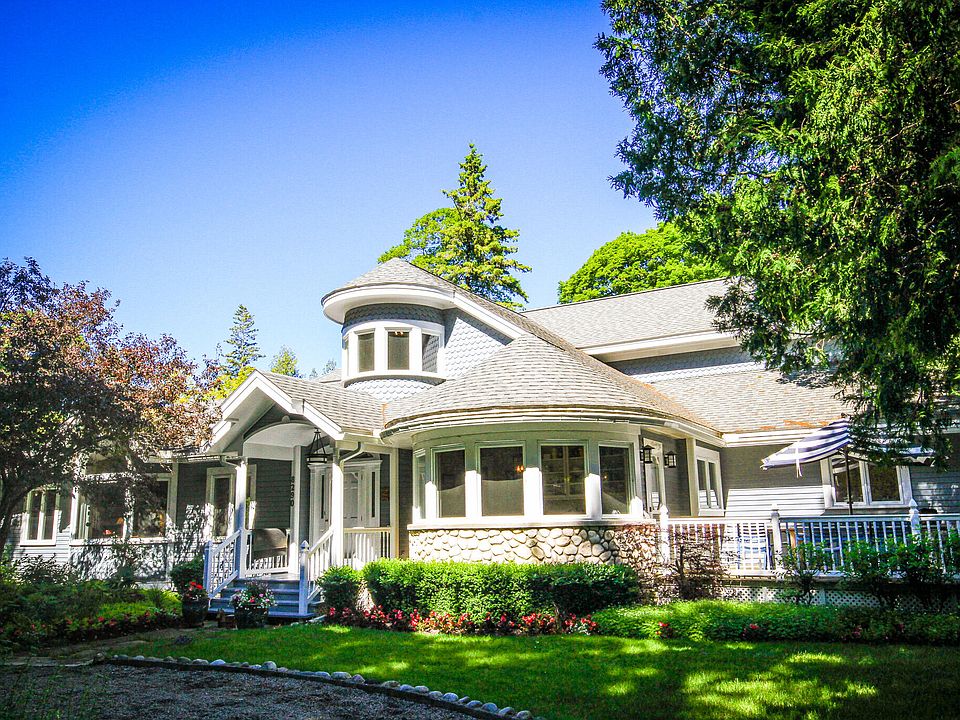 1st image of 8290 Holt Ave
