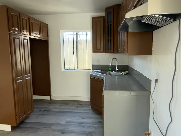 1159 E 77th Pl #3 — Photo 8