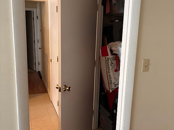 2nd image of 40 Fairmount Pl #9