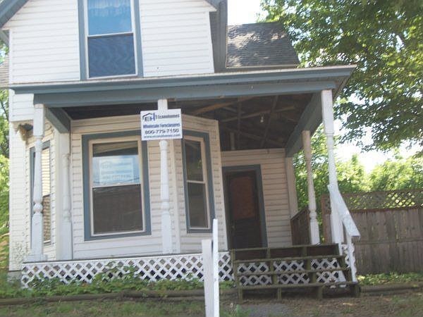 1st image of 946 Baxter St SE