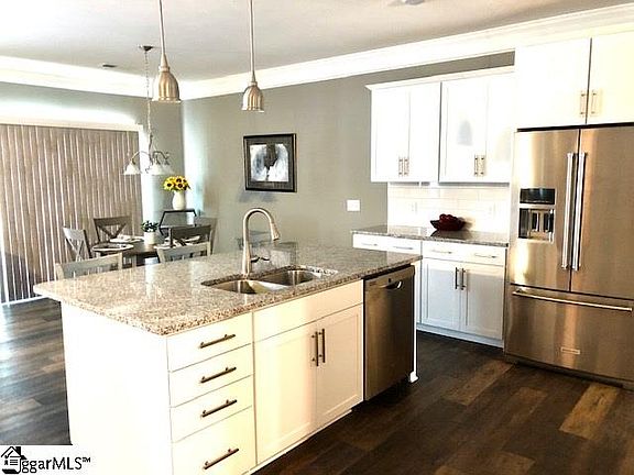 4th image of 301 Hearthwood Ln