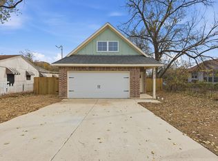 2413 Lena St, Fort Worth, TX 76105