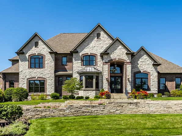 6760 Wellington Cir, Zionsville, IN 46077