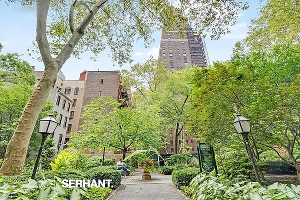 Rented by SERHANT. | media 41