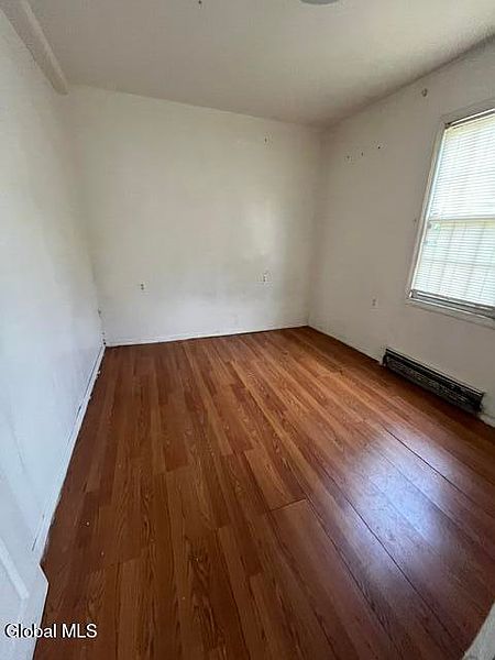 4th image of 15 Sherman Street