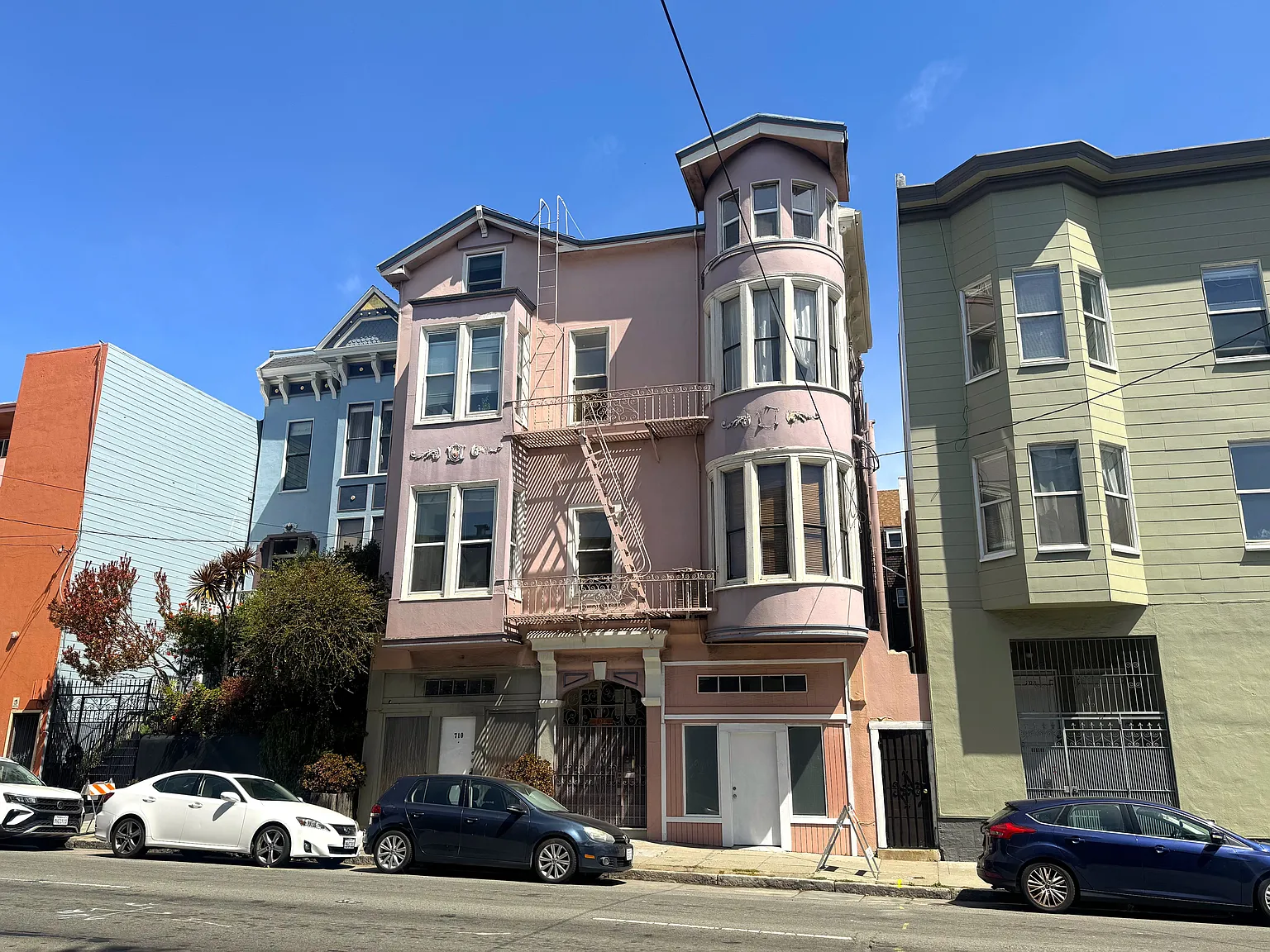 708 Oak Street — Photo 4